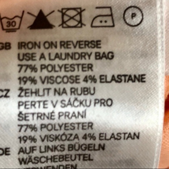 H&M mini skirt - Picture 7 of 7